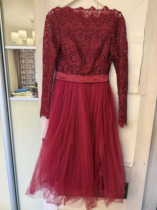 Вечірнє плаття або плаття на випуск