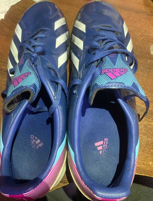 Обувь для футбола (сорокoножки) Adidas f10