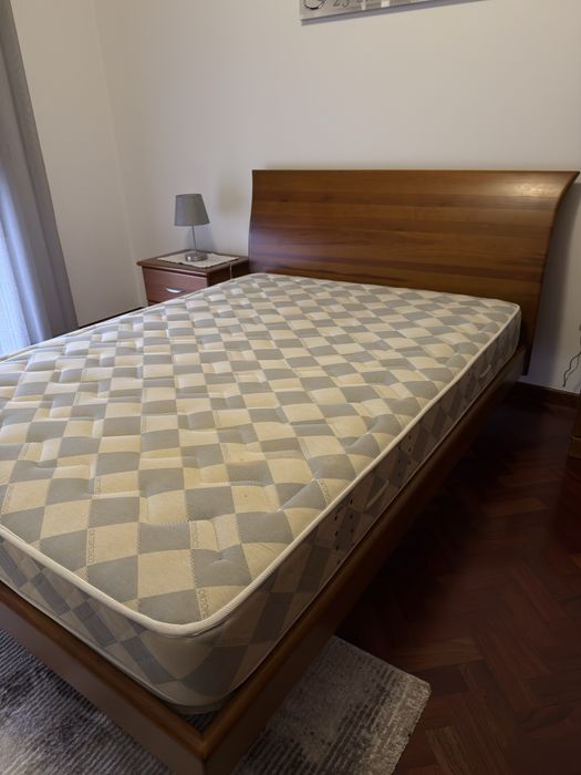 Cama de casal ceregeira