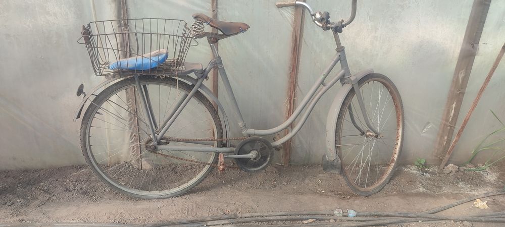 Велосипеди дорослі й дитячі
