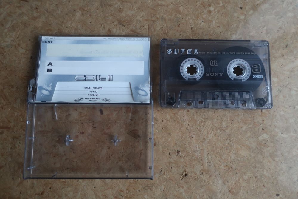 4 Cassetes de aúdio - Sony, Philips, BASF