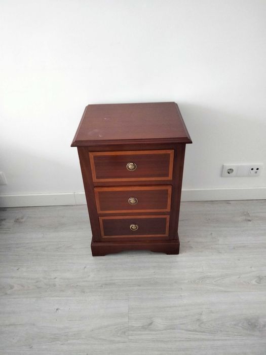 Comoda de quarto + 2 mesas de cabeceira