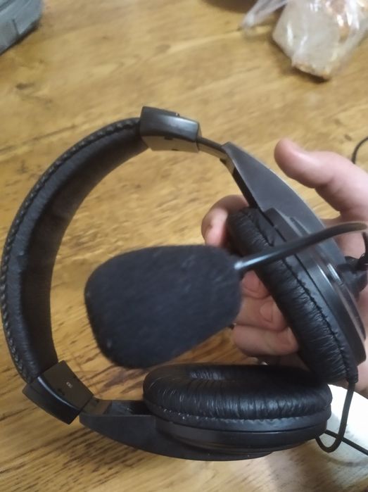 Навушники SVEN.     .