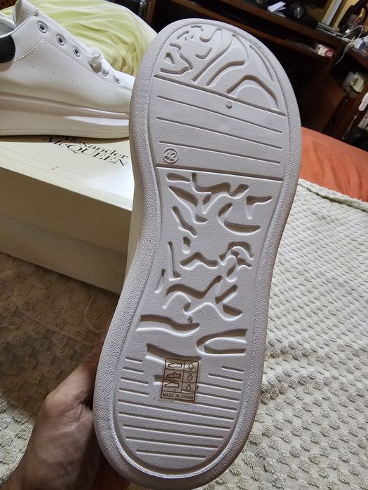 Alexander McQueen. Novas, nº 42