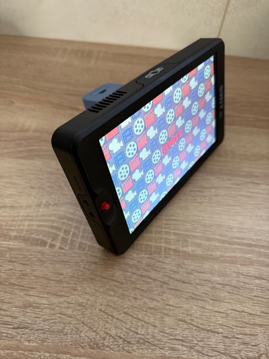 SWIT CM S75C 7” 3000nit HDR 4K HDMI монітор з SmallRig PowerADC