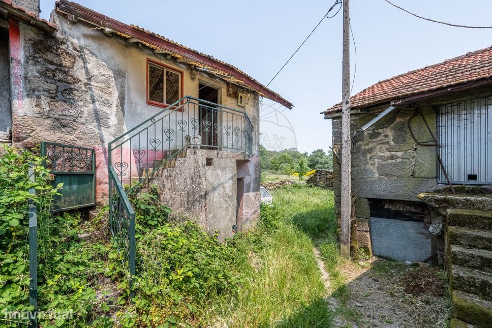 Moradia T2 para venda — Sarraquinhos, Vila Real