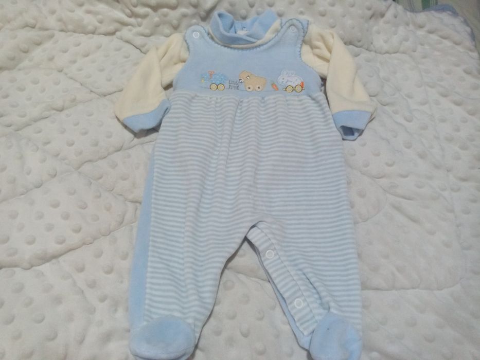 Conjuntos e fatinhos de bebe 0-3 meses