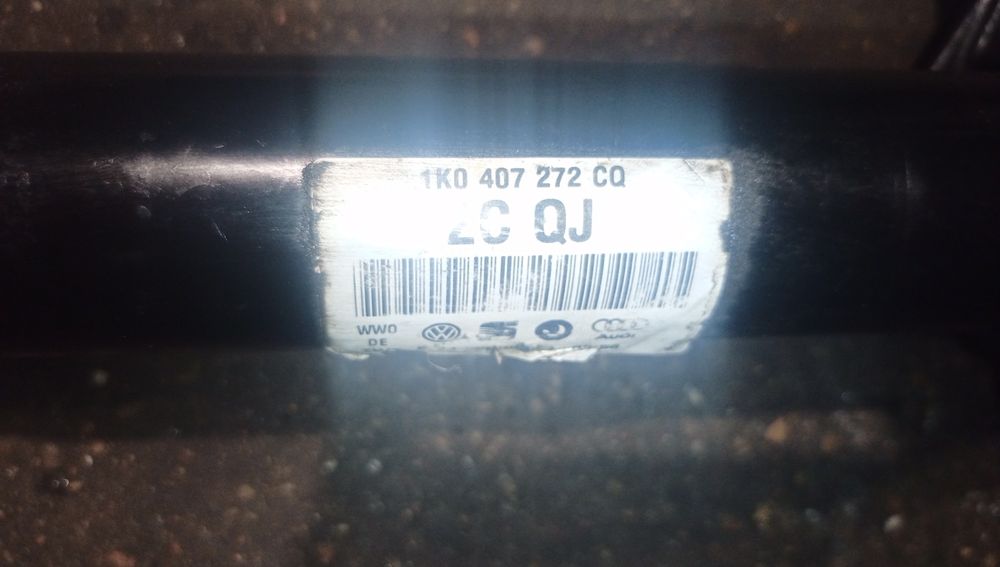 Półoś prawa 2.0 TDI 16V golf 5 długa łączona