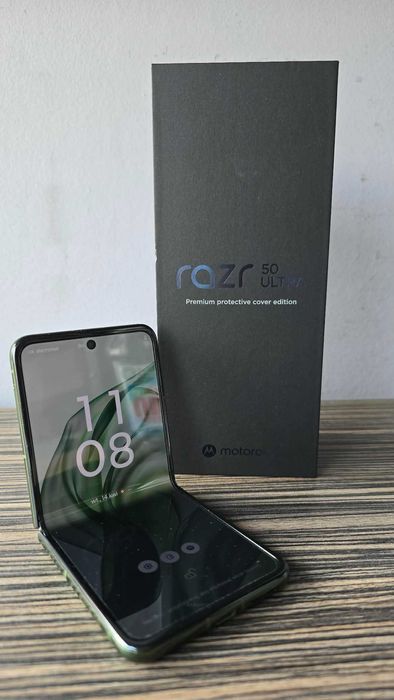 Smartfon MOTOROLA Razr 50 Ultra 12/512GB
