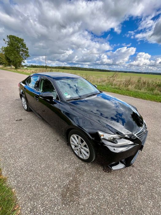 Lexus IS