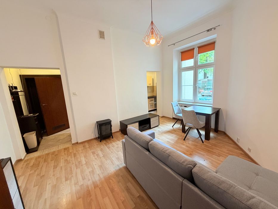 Gliwice, Centrum, Korfantego. 2-pokoje, 60 mkw. Mieszkanie dla studentów