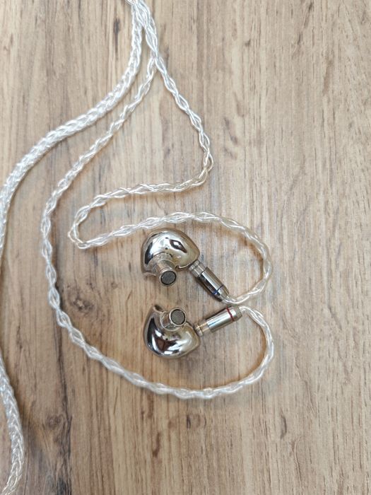 Наушники Cayin Fantasy + кабель XINHS 18G  8-ядерный из серебра.