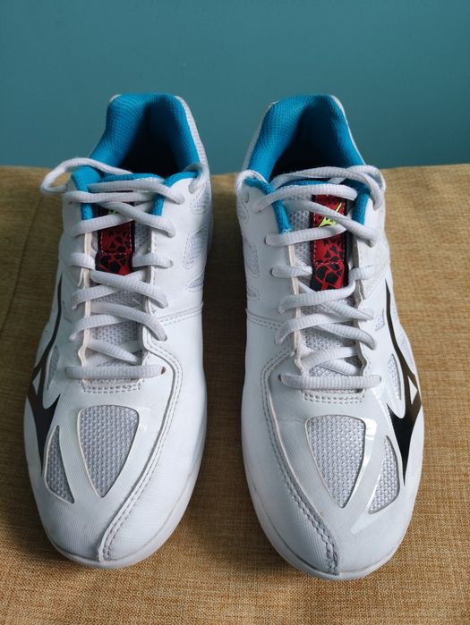 Buty sportowe Mizuno Lightning star jr rozmiar 37, wkładka 23,5 cm