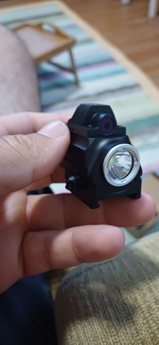 Mira laser e lanterna (bateria recarregável) para armas, arcos etc