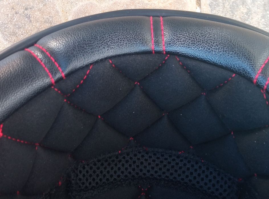 Capacete Jet da marca Bell