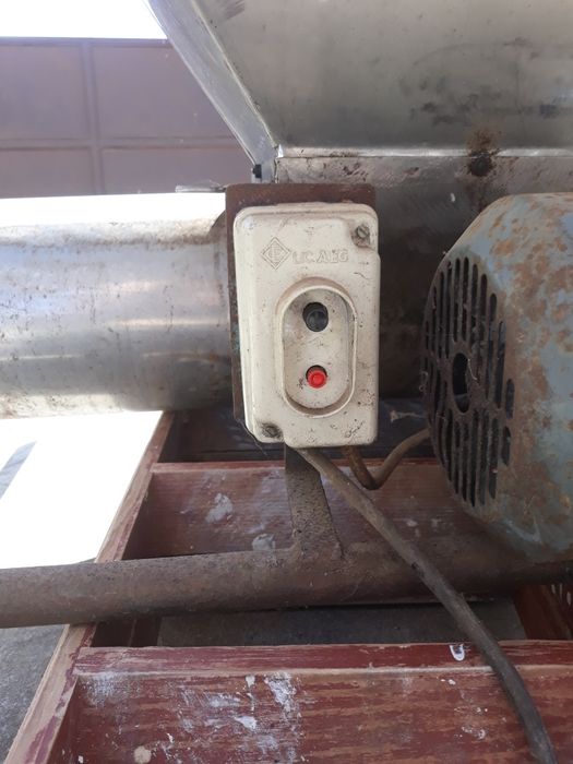 Pisadora eléctrica para uvas