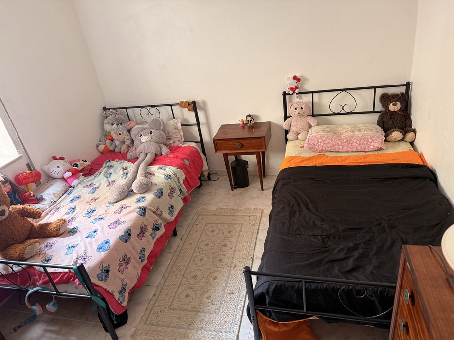 2 camas solteiro compradas a 4 meses