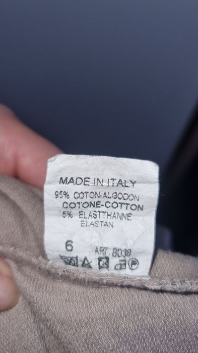 Piękna włoska bluza w kwiaty.