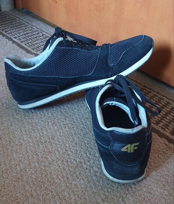 Damskie buty sportowe 4F