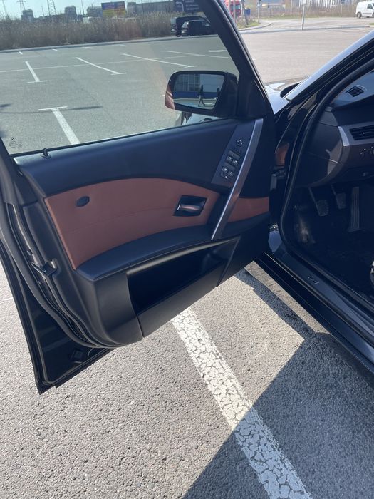 Продам  BMW e61 3.0