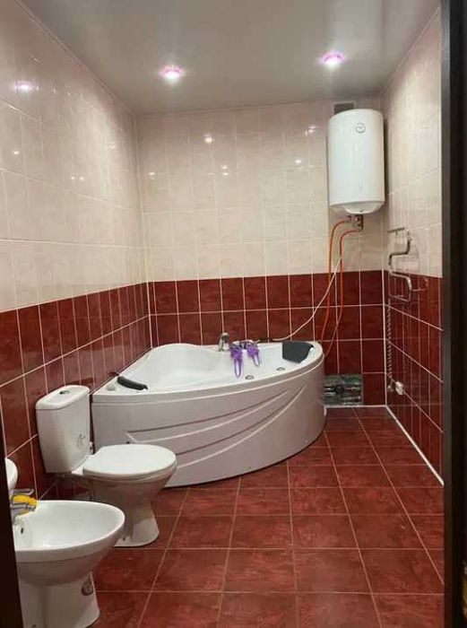 Пропонуємо до оренди 1/2 частина будинку район Чехова