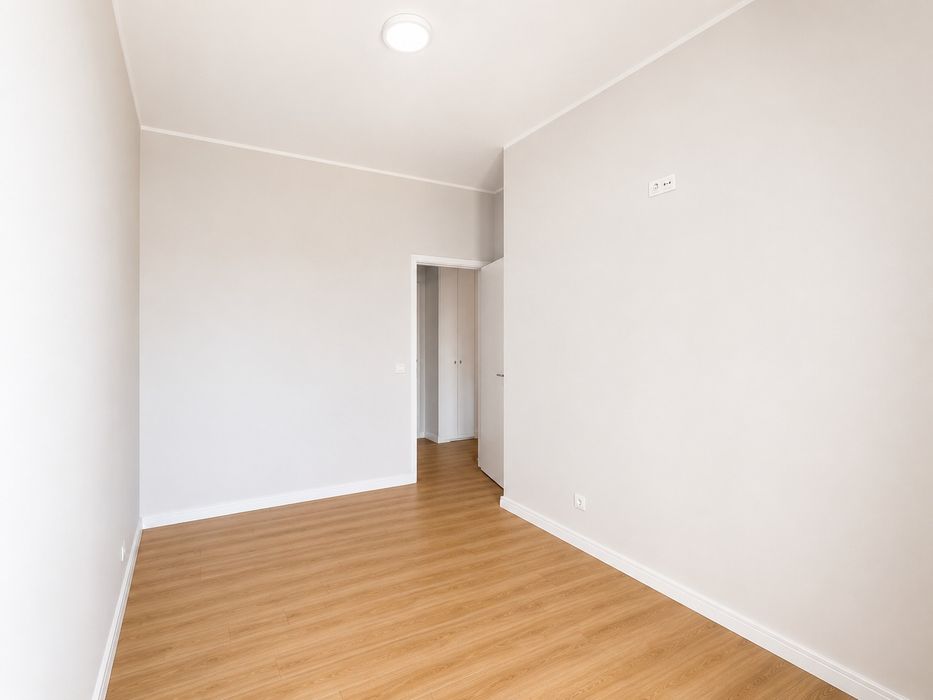 Apartamento T3 na Avenida Brasil 198m²
