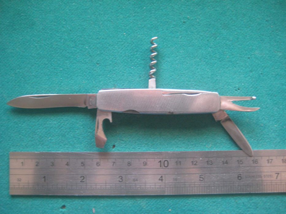 pequeno canivete multilâminas de Solingen