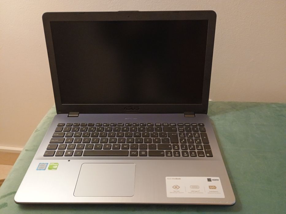 Computador ASUS A542UR