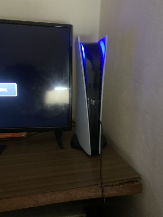 Vendo ps5 digital base de 1TB