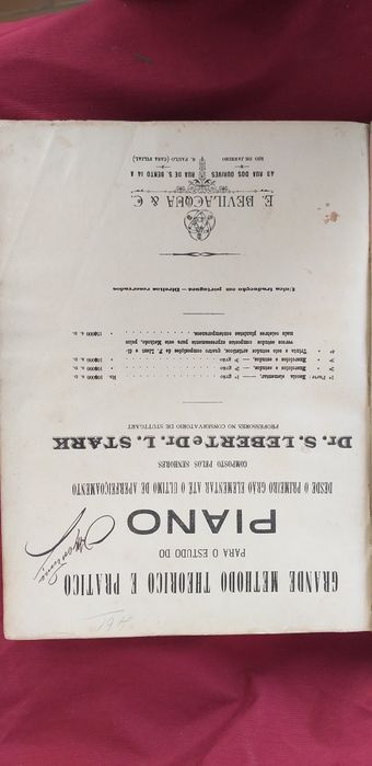 Livro de iniciação musical / piano