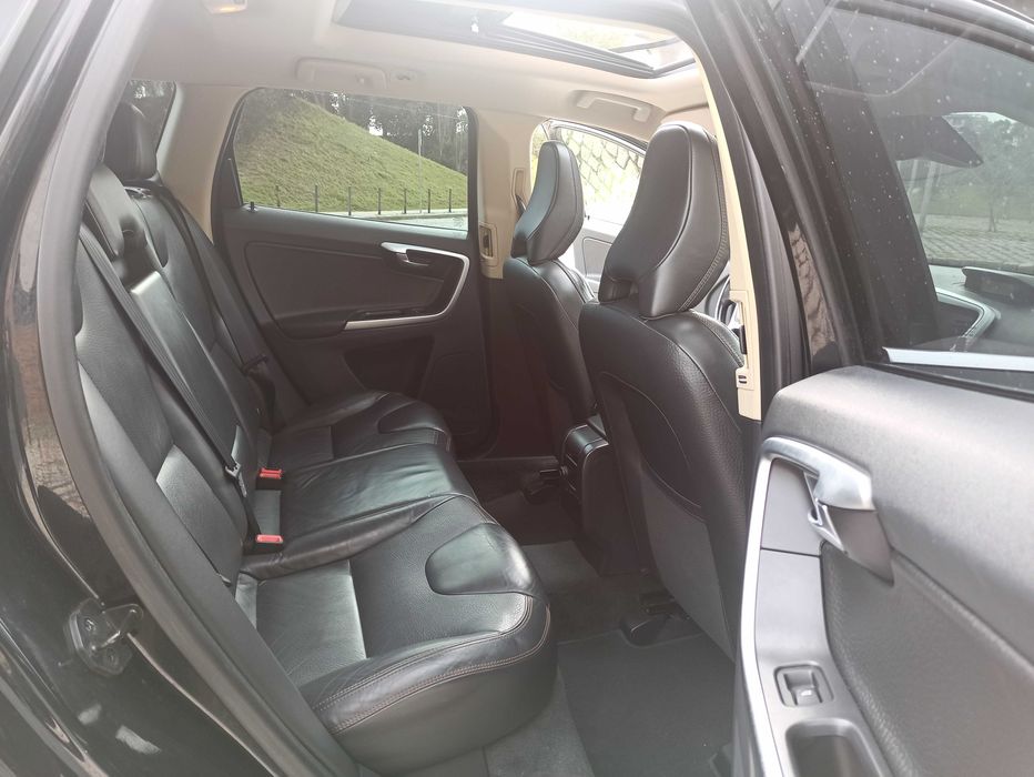 Volvo XC60 D5 205cv AWD Summum - Nacional - Histórico Volvo