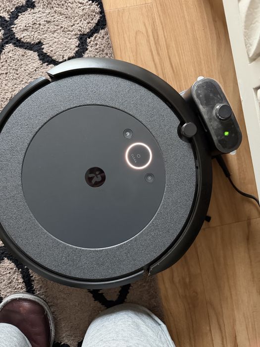 Irobot i5 em excelente estado com kit de substituiçao novo