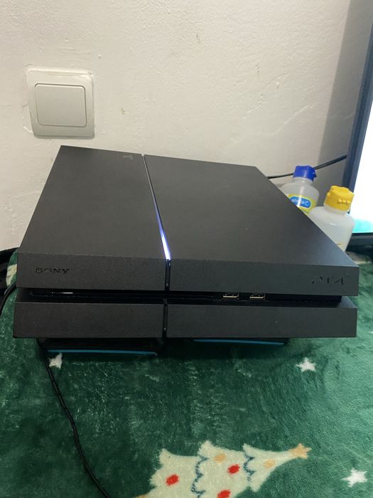 Ps4 Com ecrã, auscultadores e jogos