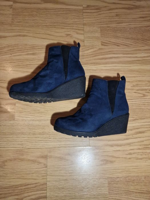 Śliczne zamszowe zimowe botki buty Alley. Rozmiar 39