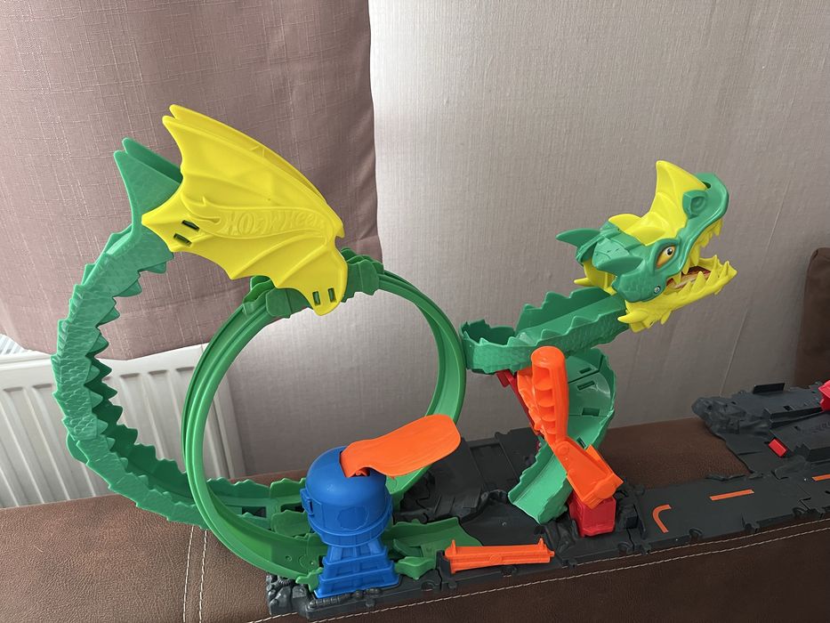 Трек hot wheels дракон