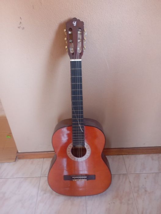 Vendo esta viola muita bonita bom estado