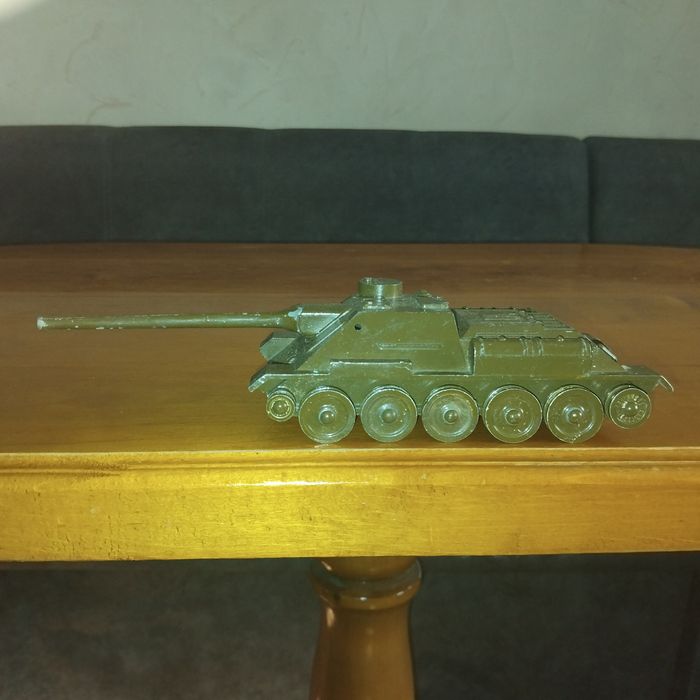 СУ100 военная техник.