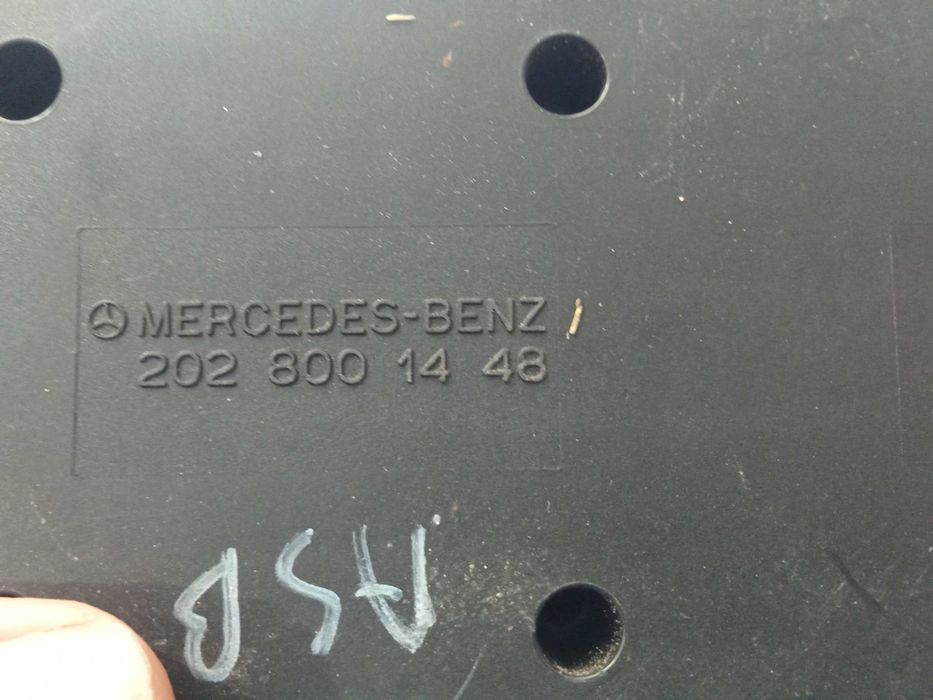 Compressor do fecho central MERCEDES C W202