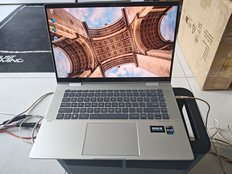 HP Envy x360 15 cali, OLED, dotyk i5 / 16g D5 / 512 NVME / Win11