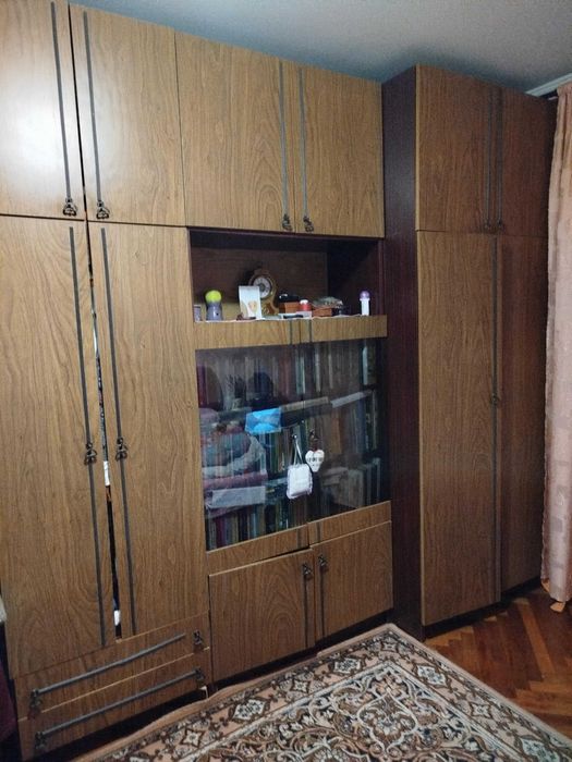 Меблева стінка для спальні чи вітальні