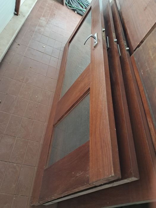 Portas de madeira maciça