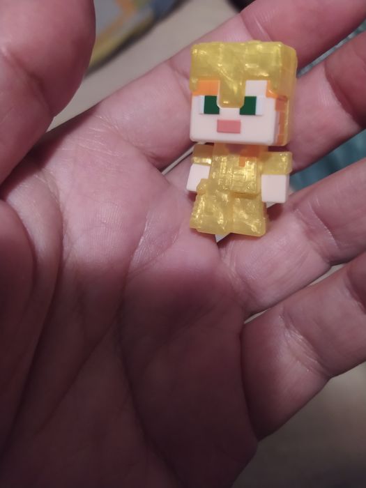 Kinder Joy Minecraft Toy Gold ALEX in Golden Amour  Kinder Joy