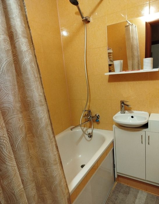 Подобово 1к.кв.на Варшавській.Власниця.