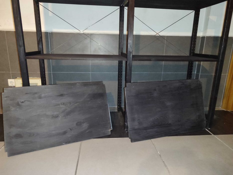 Móvel estante em pinho tratado - preto