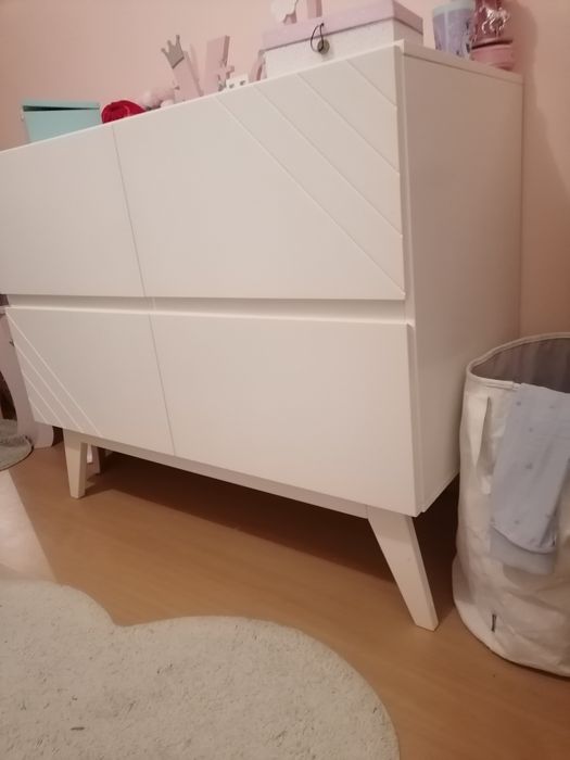 Conjunto de Cama bebé e móvel quatro gavetas da Trama modelo Nuova