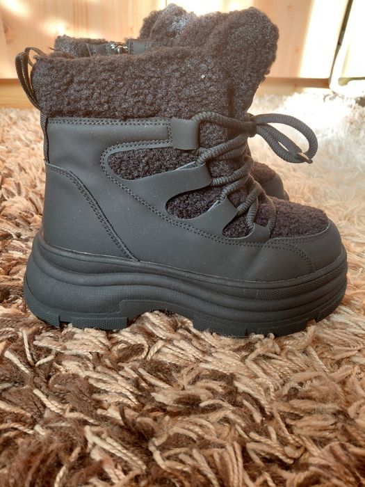 Зимові ботинки на дівчинку 35 розмір, довжина устілки 23