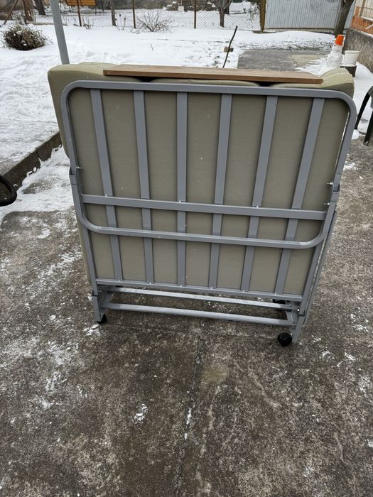 Розкладне ліжко  з матрасом