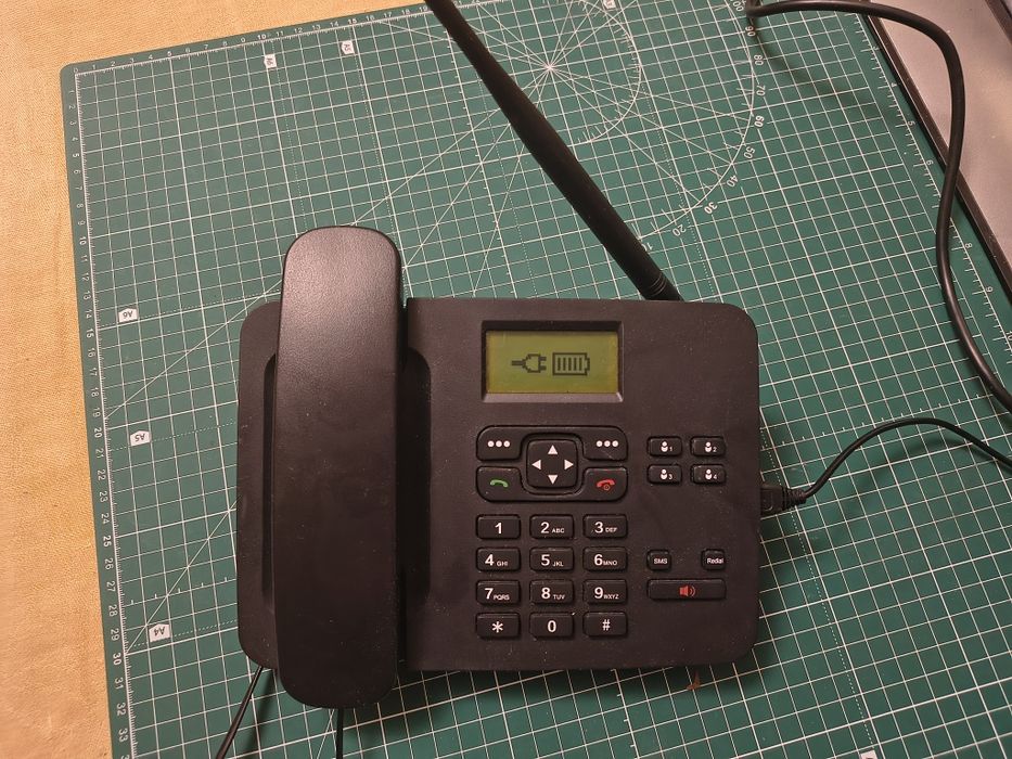 Стаціонарний GSM телефон