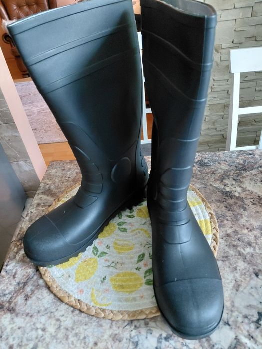 Wodoodporne Kalosze gumowe firma Veltuff.