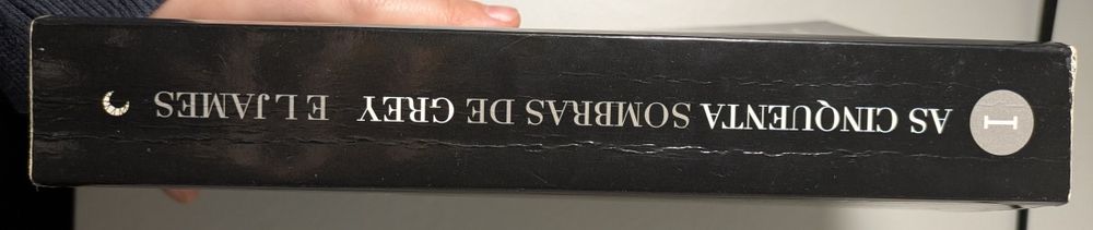 Livro - As cinquenta sobras de Grey